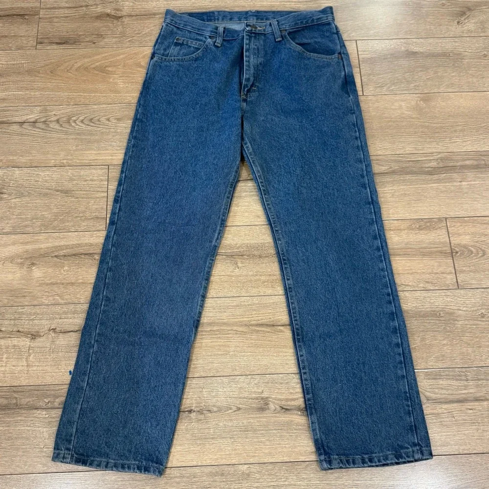Wrangler Premium Quality Men's Jeans‎ Size 33x30 Blue Denim Comfort Guaranteed